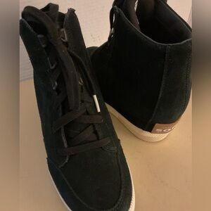 Sorel women black suede platform waterproof Out N About wedge booties size 9